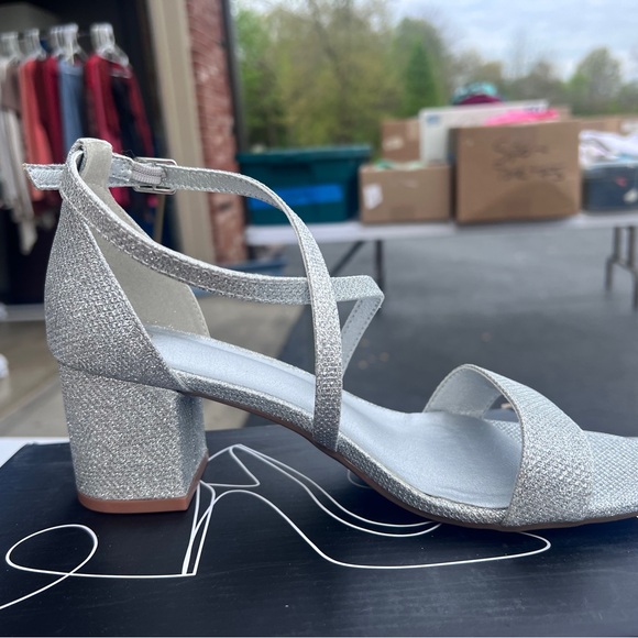 Sparkly heel NWOT - Picture 3 of 3